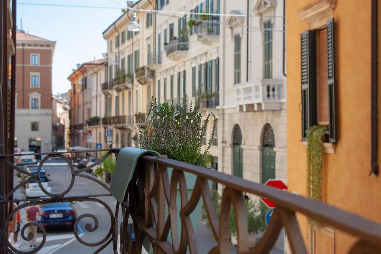 Domus Suites Verona 0*,  Italy
